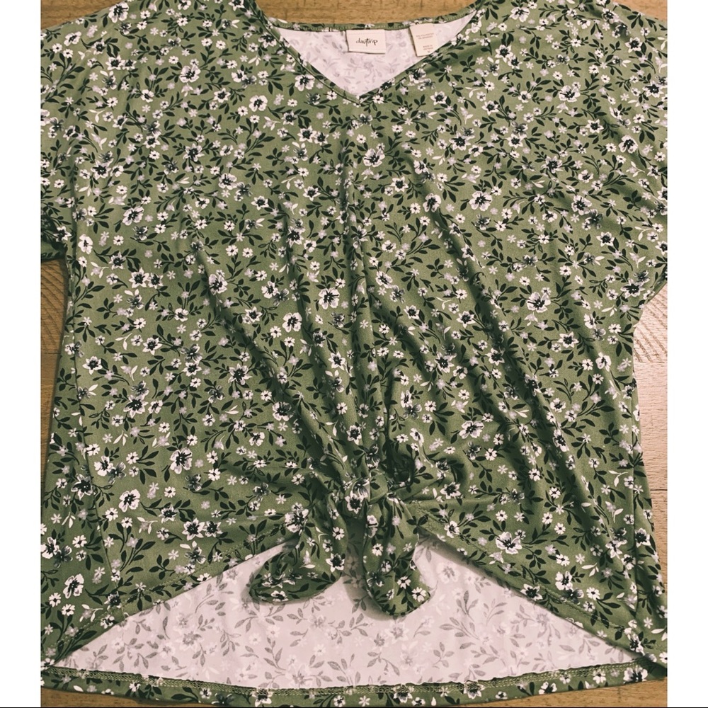 Women’s Daytrip V-neck Front Tie Top